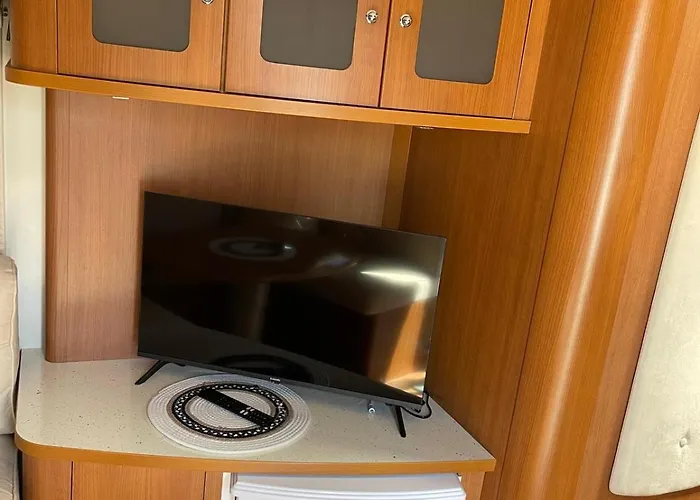 Caravana Estatica En Mediterraneo