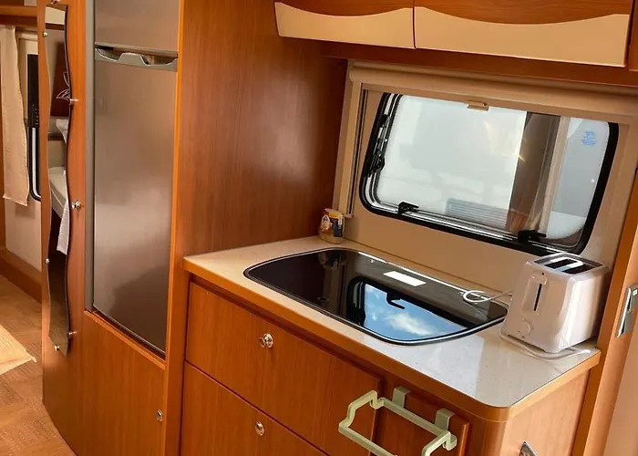 Caravana Estatica En Mediterraneo 칼페