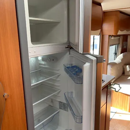 Caravana Estatica En Mediterraneo