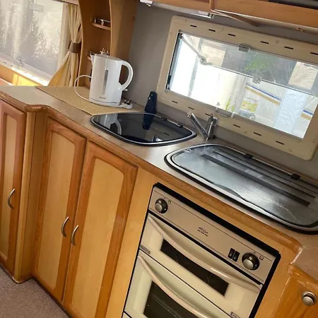 Caravana Estatica En Mediterraneo